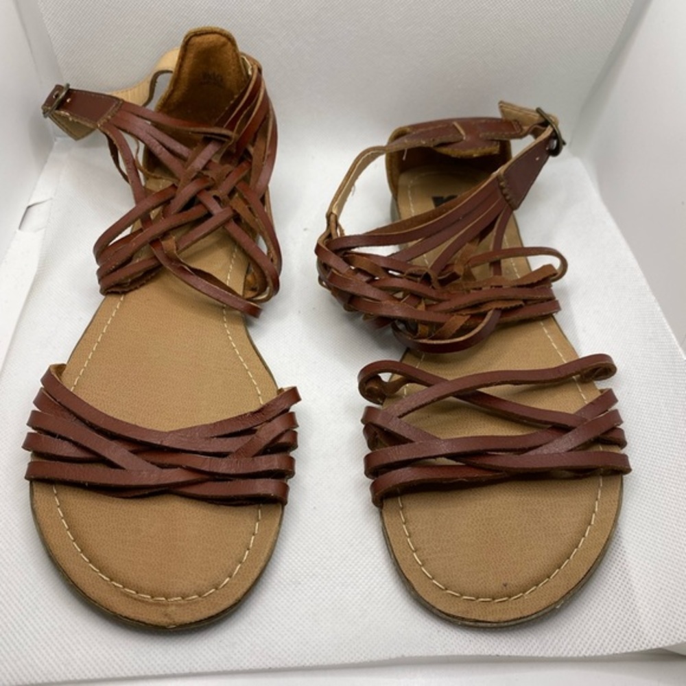 3/$20 R2 sandals size 9